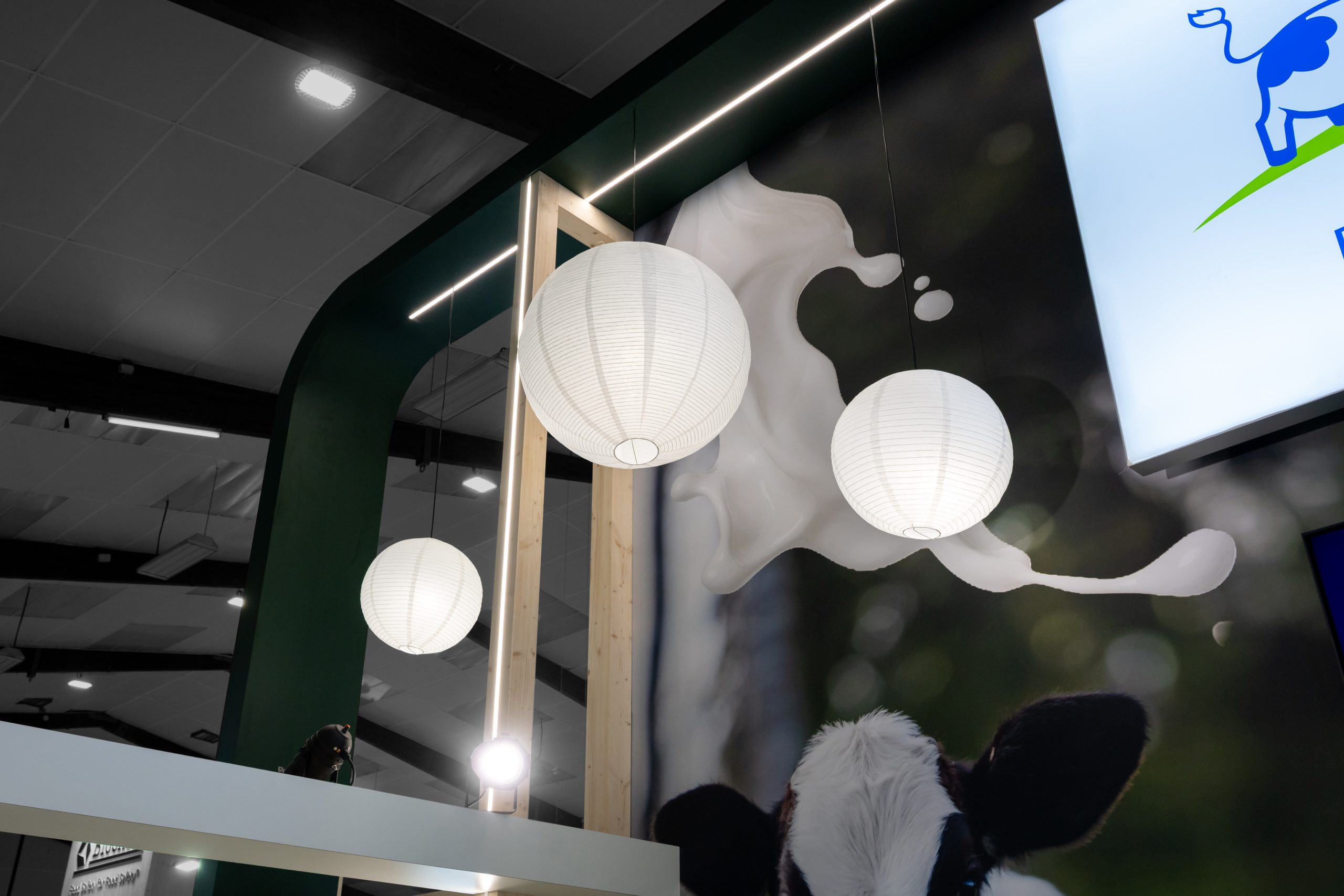zoom arche stand bonilait - space - rennes - réalisation audace standiste à nantes et rennes