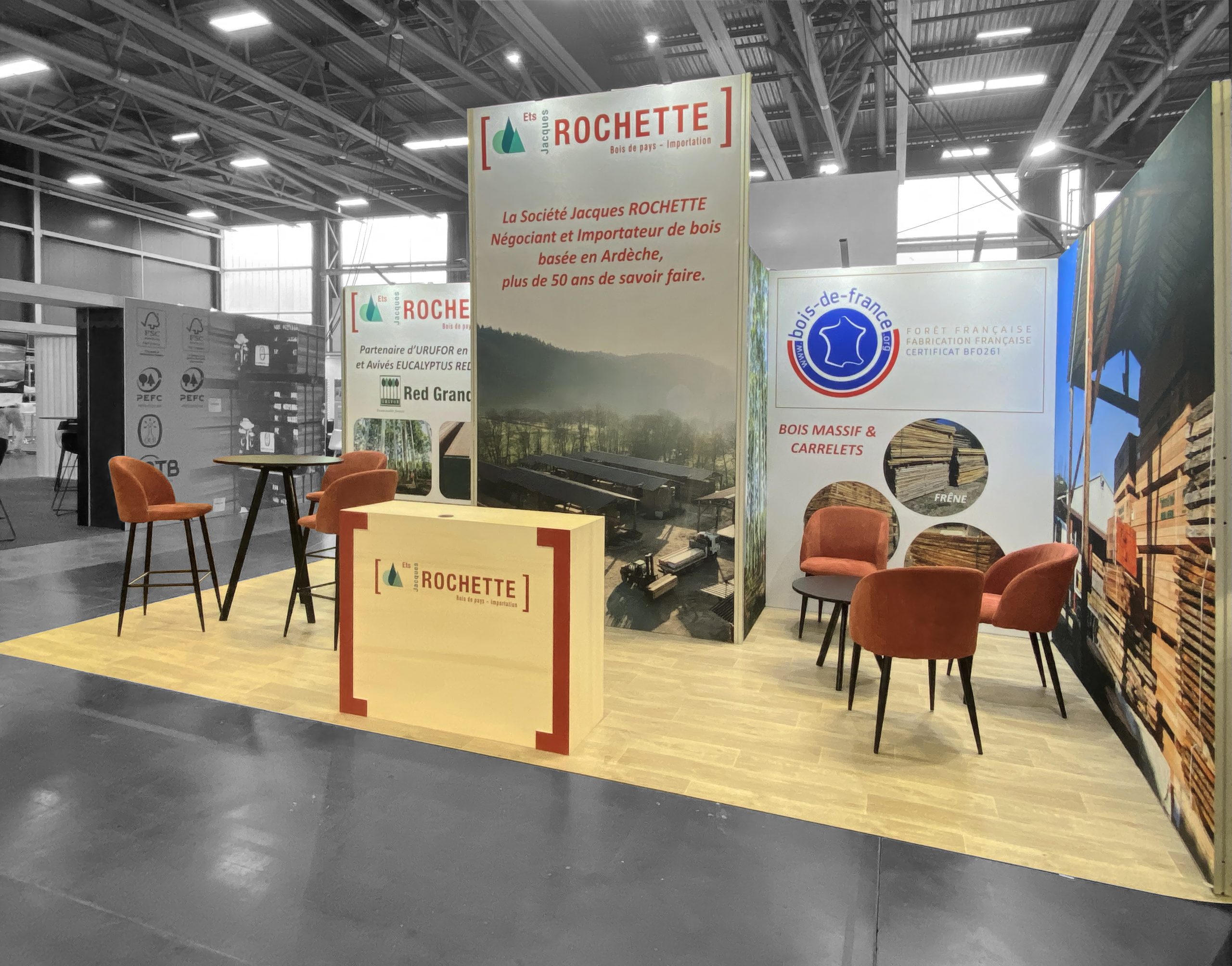 photo du stand vision jacques rochette pour le salon carrefour du bois cib - vue du stand entier sur le côté - réalisation par audace standiste à nantes